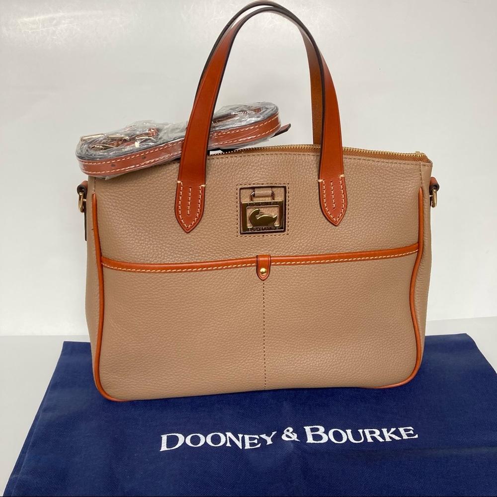 NWT  Dooney & Bourke Daniela bag
